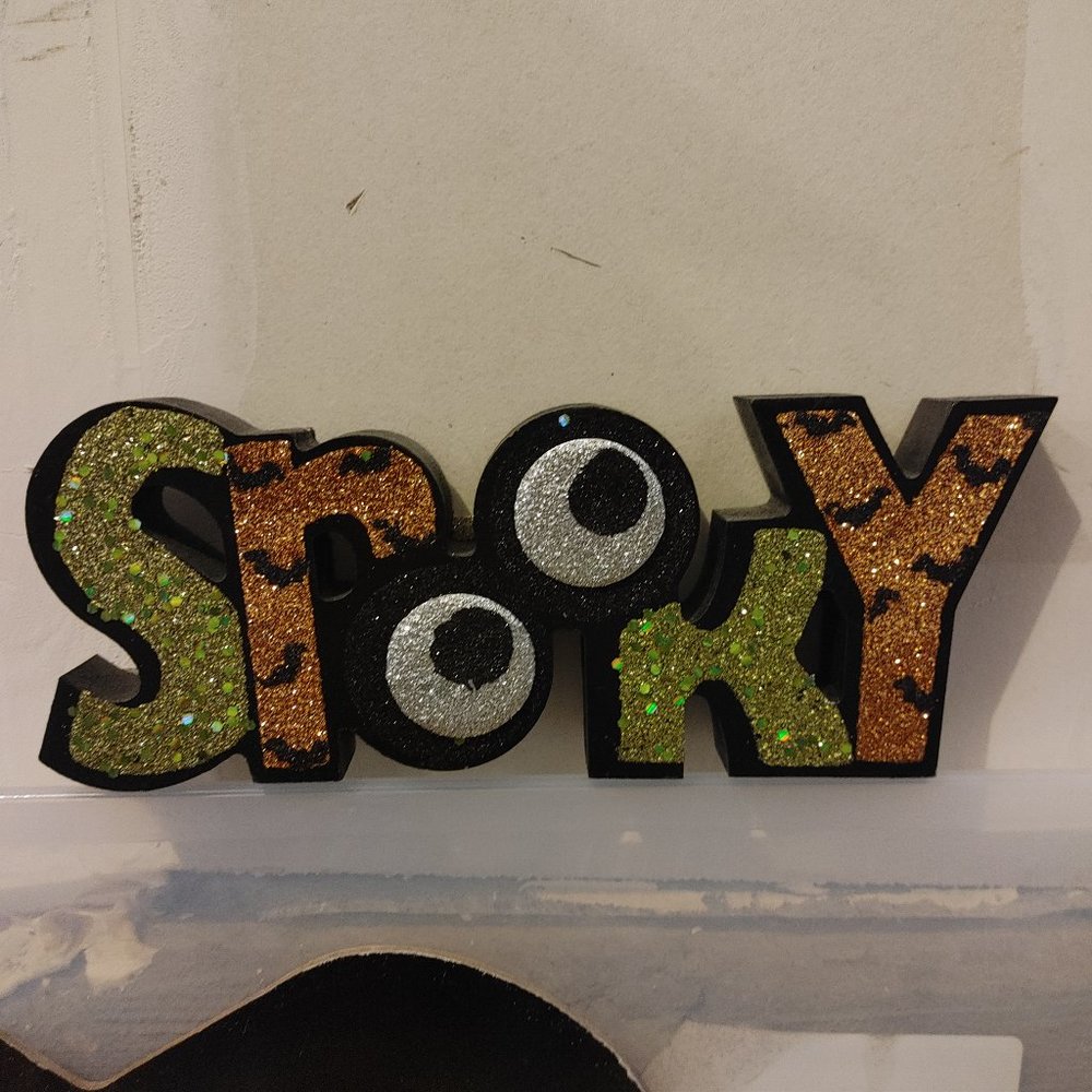 Halloween "Spooky" sign